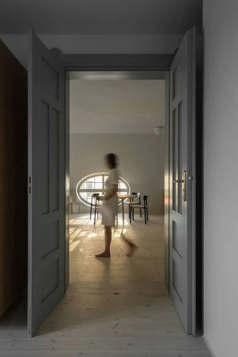 APARTAMENT NA PODDASZU KAMIENICY Z 1911 ROKU W KRAKO