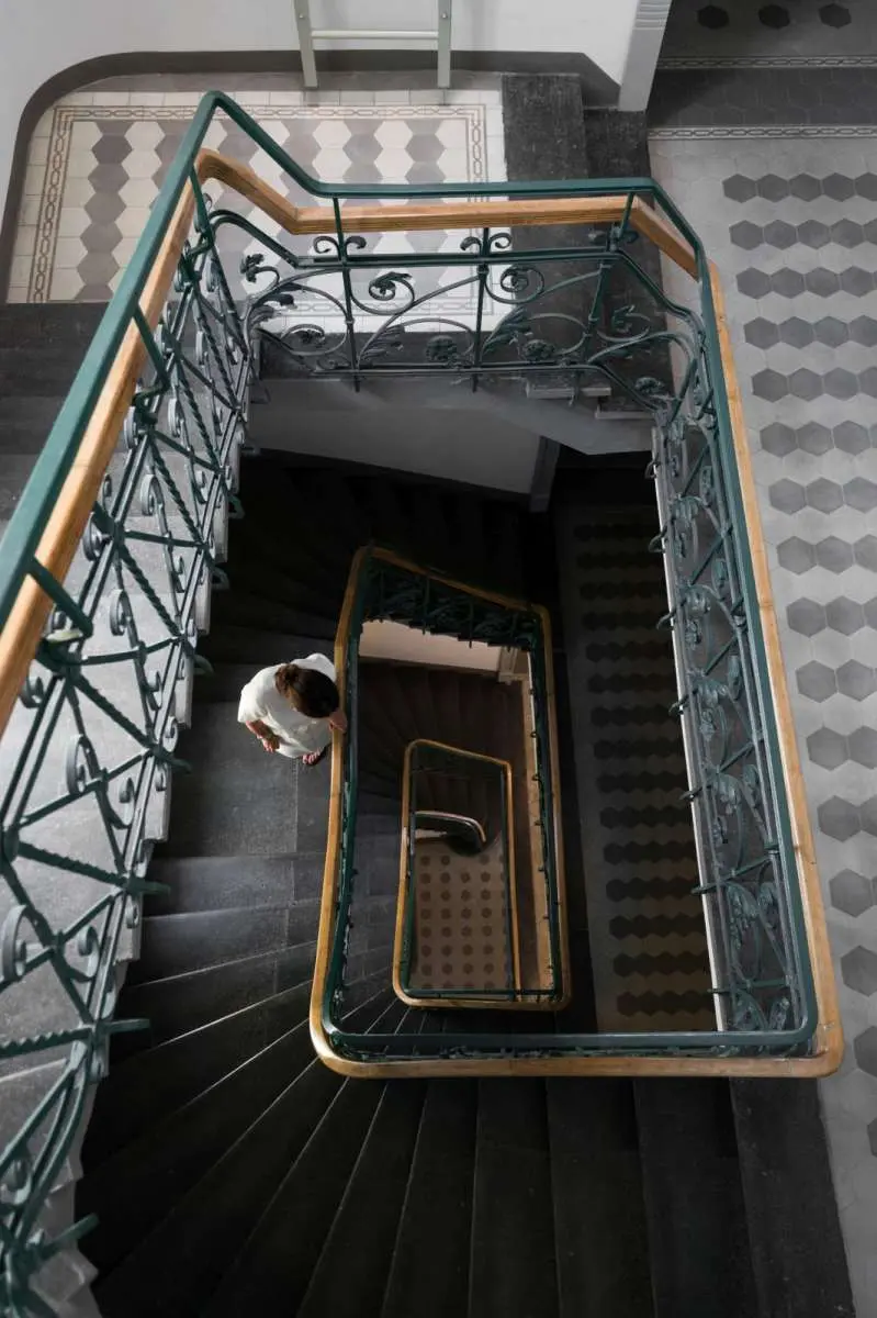 APARTAMENT NA PODDASZU KAMIENICY Z 1911 ROKU W KRAKO