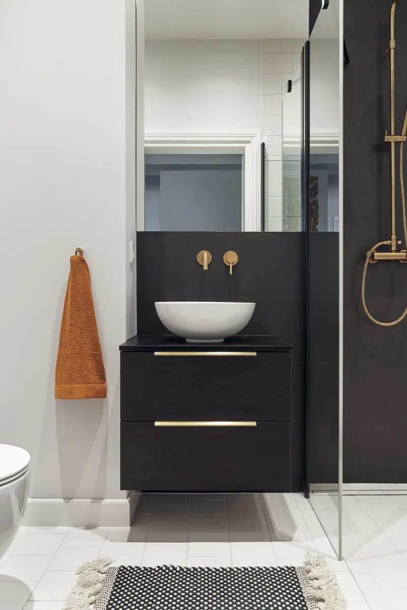 Umywalka nablatowa Emporio marki HushLab w projekcie luumo | zdj. Tom Kurek