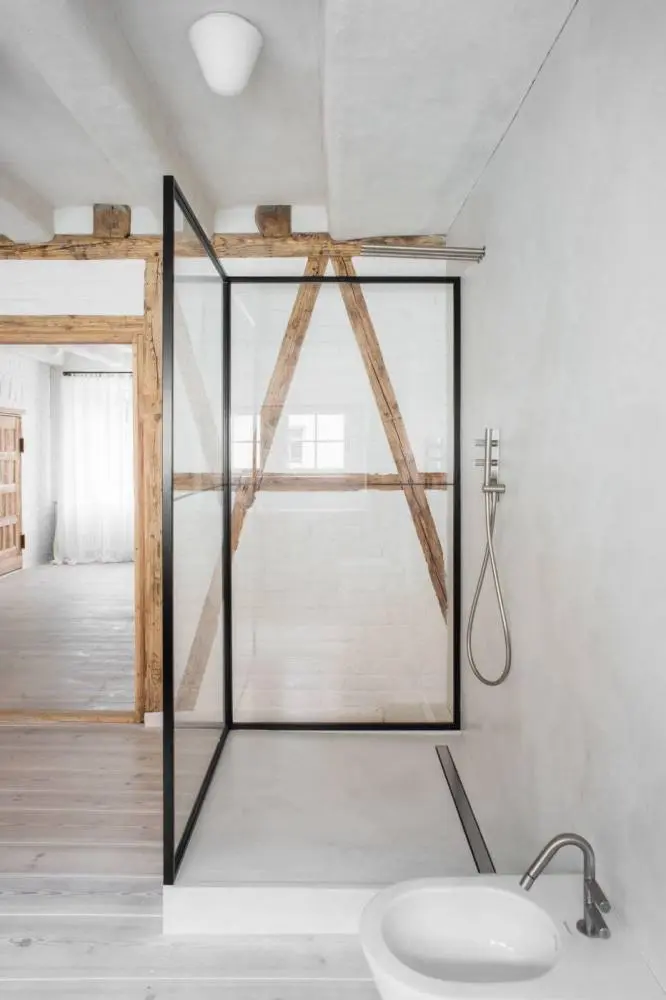 Przebudowa wnętrz przedwojennego domu w Szczecinie. Proj. Loft KolasińskiFot. Joel Hauck