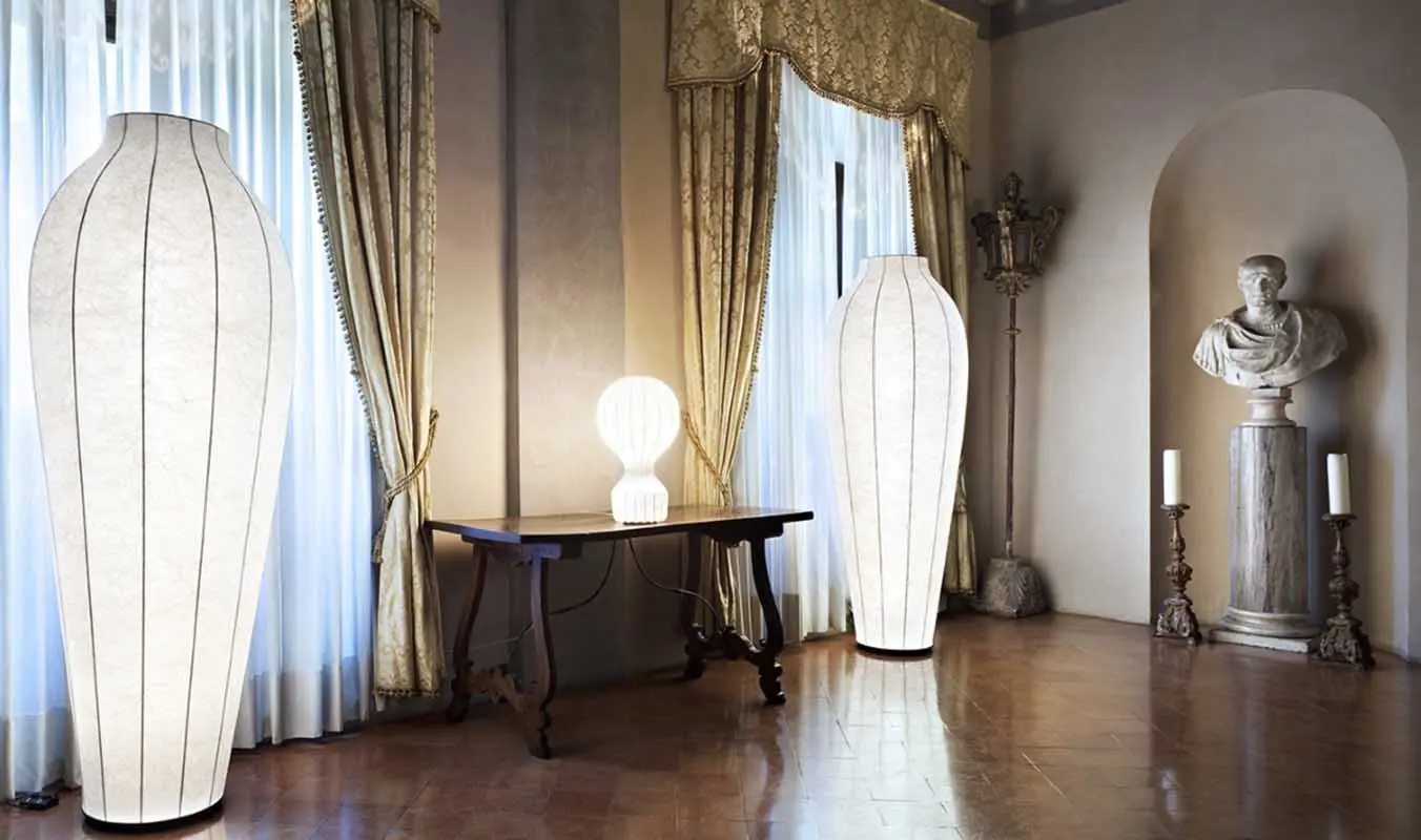 Lampy podłogowe Chrysalis; projekt: Marcel Wanders