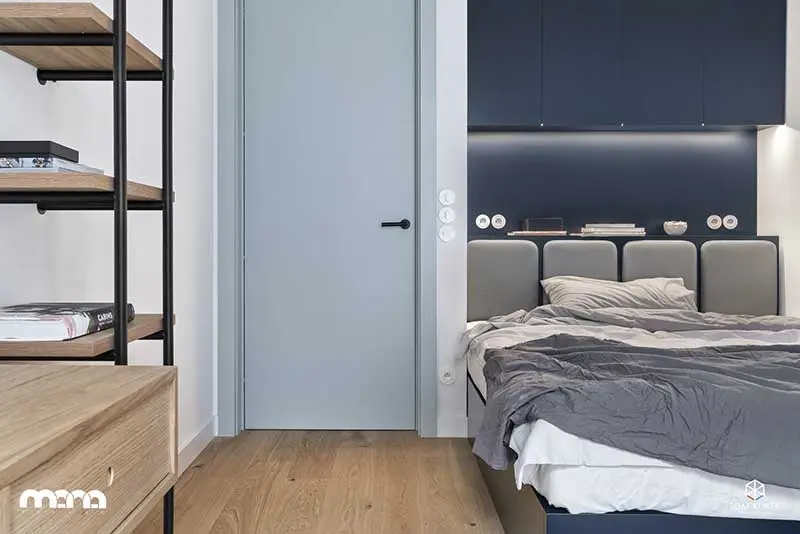 Połączenie szarości, mięty i Classic Blue | proj. Mana Design, fot. Tom Kurek