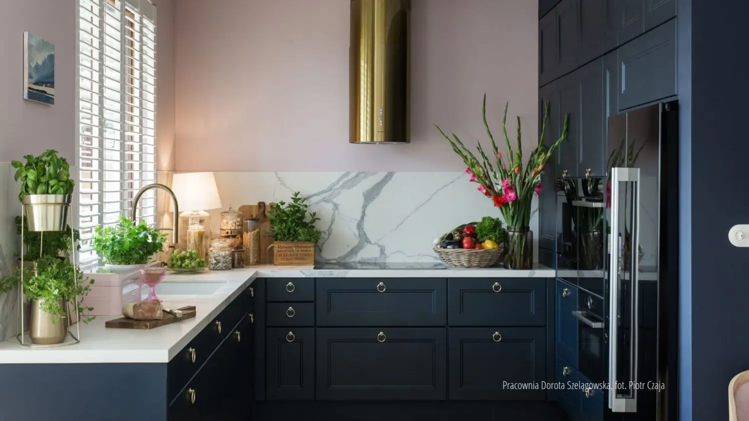 Granatowa kuchnia Doroty Szelągowskiej