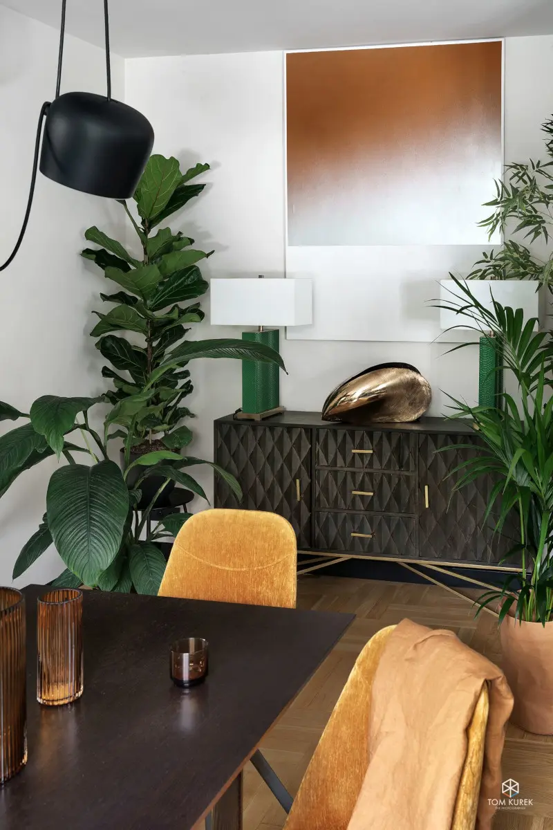 Wnętrze zaprojektowane przez arch. Martę Matelier w kolorach z palety Pantone Sping/Summer 2020 (zdj. Tom Kurek)