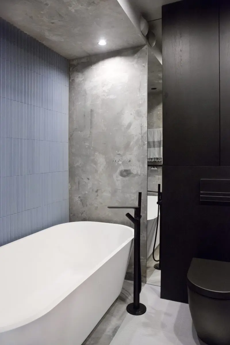 Płytka wielkoformatowa IH Selection imitująca beton w łazience | proj. Ewa Tarapata, zdj. Katarzyna Wrona