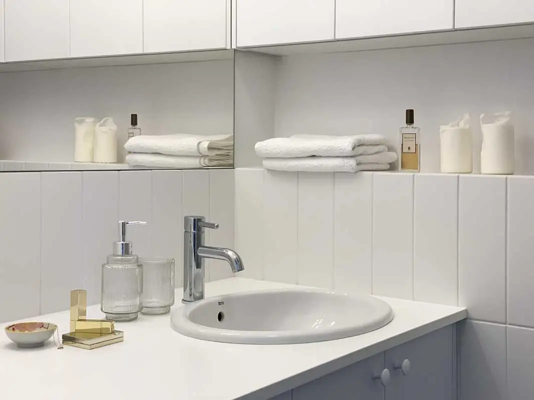 Projekt: Dembowska studio architektury oraz JAG studio architektury.