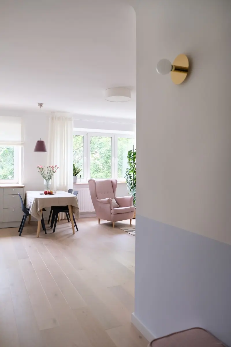 Projekt: Dembowska studio architektury oraz JAG studio architektury.