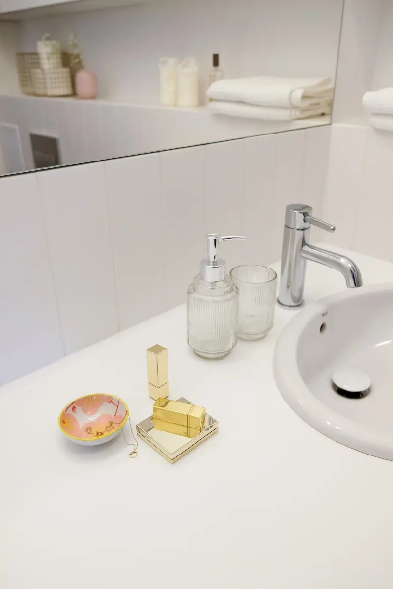 Projekt: Dembowska studio architektury oraz JAG studio architektury.