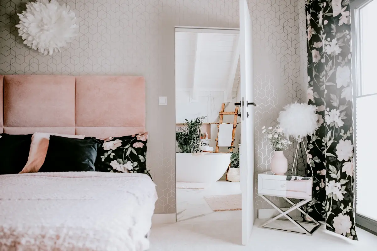 Kobieca sypialnia | źródło: @nasza.nowoczesna.stodola