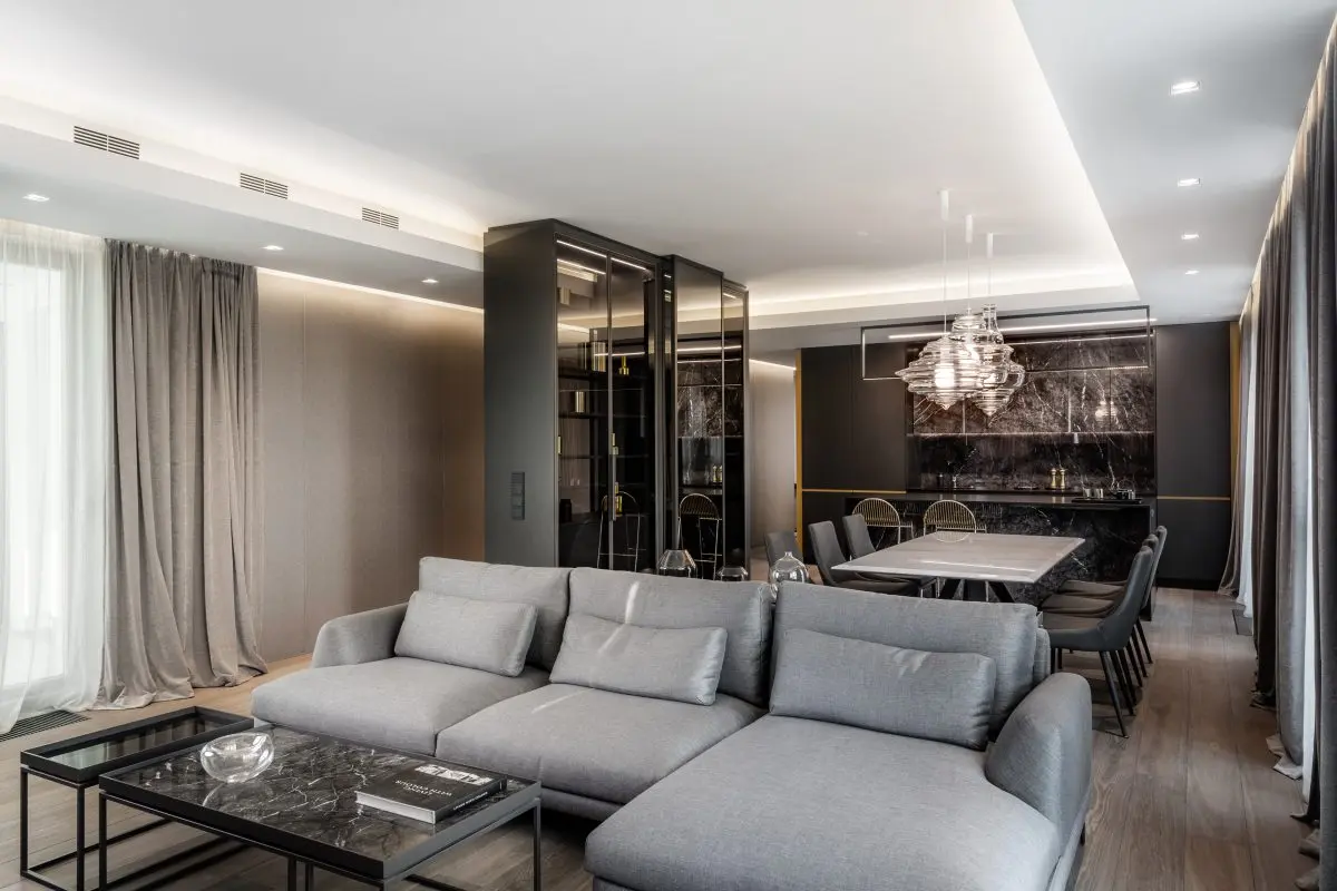 Luksusowy apartament oświetlany przez model Trimless. | Proj. ON OFF Architekci, zdj. Rafał Poławski