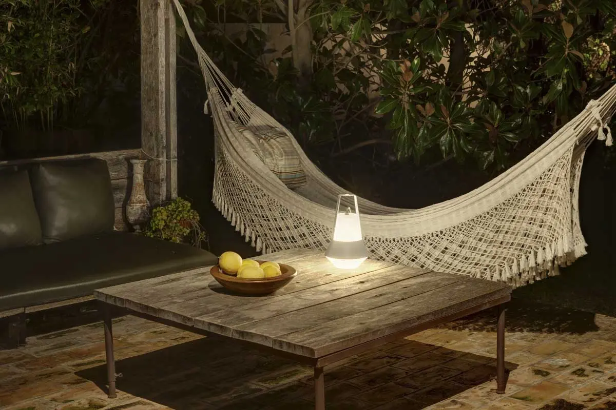 Lampki marki Faro uzupełnią aranżację outdoorową w klimacie boho.