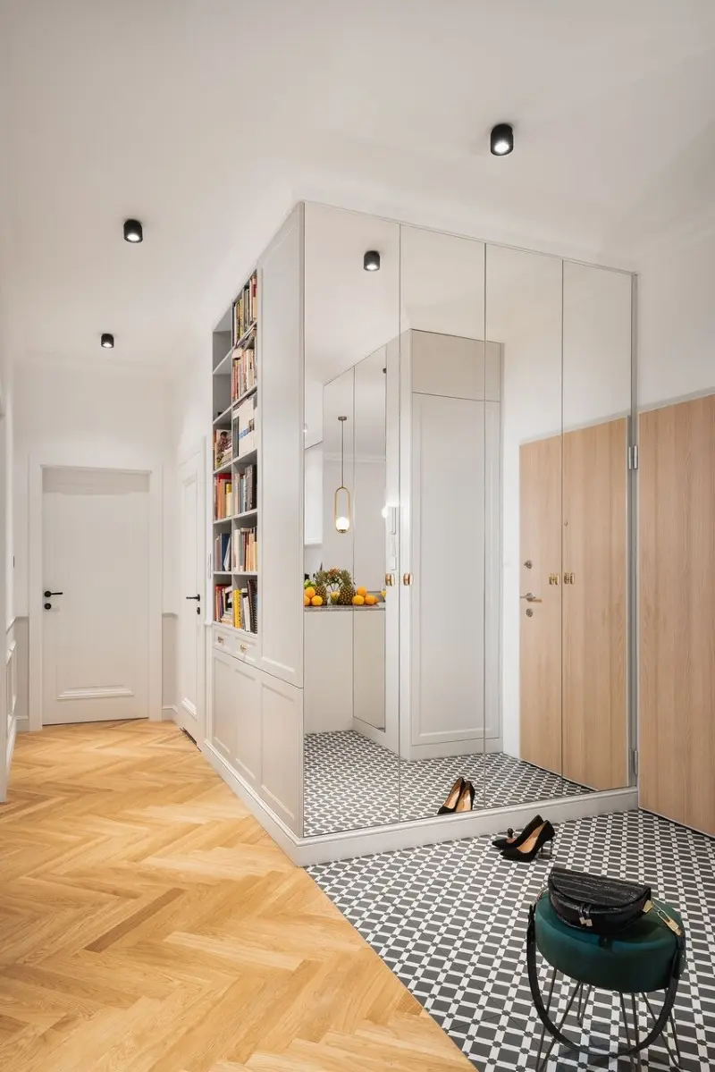 Wzorzyste płytki w holu | proj. WZ Studio, Artur Jarosz/ Trzykropy