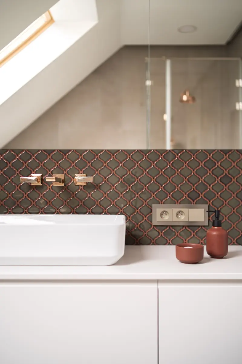 Terakota w roli akcentu. | Projekt: Na Antresoli; Fot.: Bartek Rąkowski