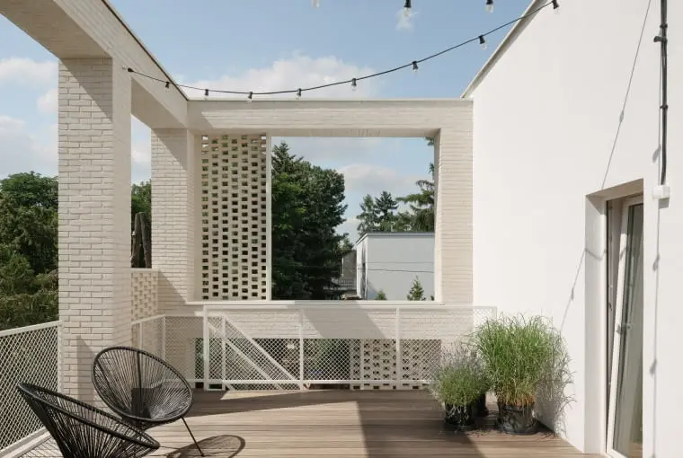 Dom dla W w Warsazawie. Proj. MFRMGR ARCHITEKCI<br>
Mat. MFRMGR ARCHITEKCI