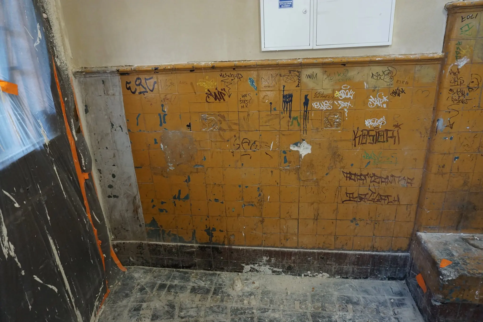 Renowacja klatki schodowej we Wrocławiu | Pracownia Konserwacji Zabytków - Piotr Pelc