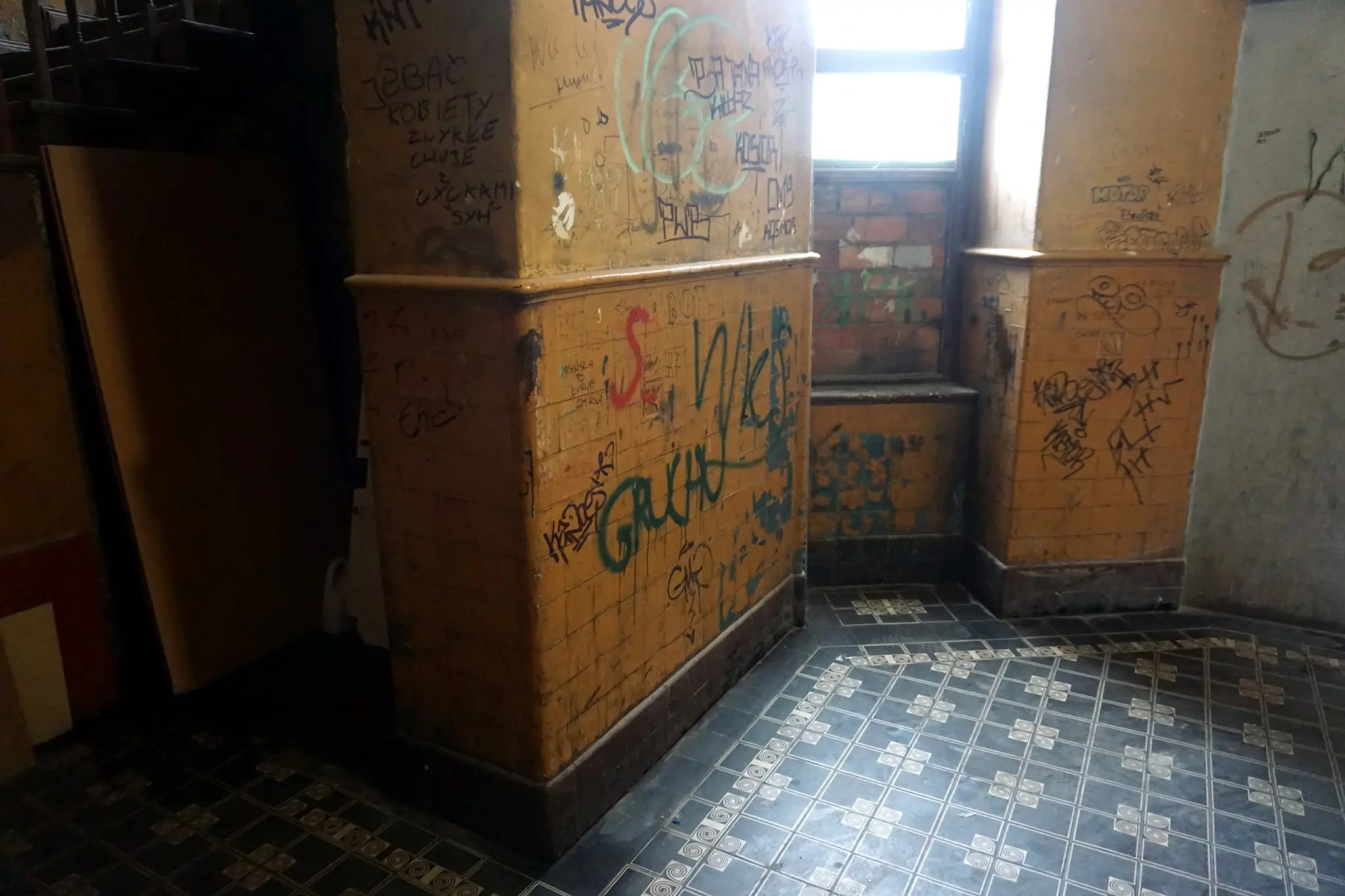 Renowacja klatki schodowej we Wrocławiu | Pracownia Konserwacji Zabytków - Piotr Pelc