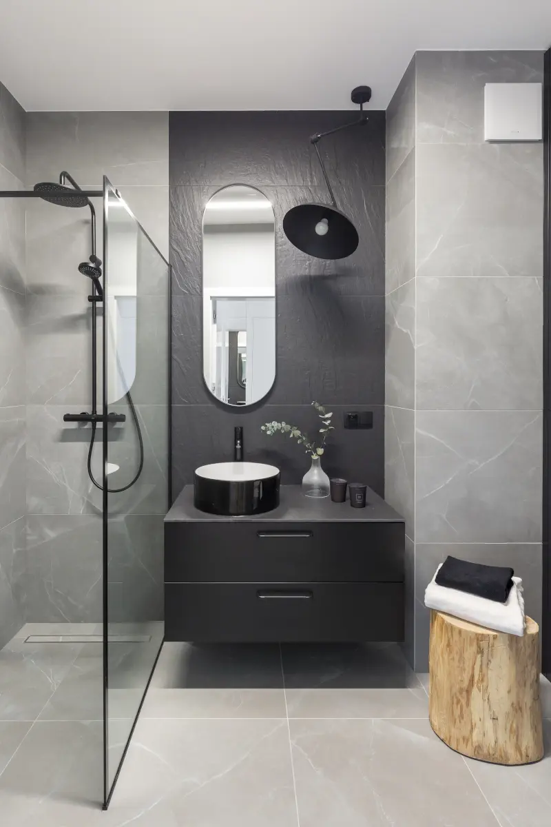 Szara łazienka | proj. Agnieszka Balicka, zdj. PION POZIOM