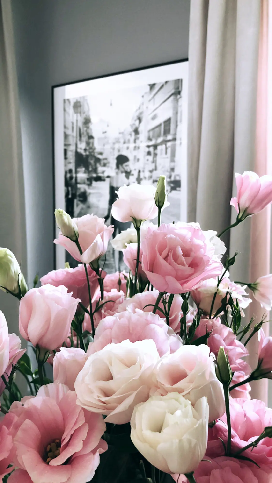 Tropiki i błękity w nieziemskim mieszkaniu | Proj: TIM Arc by TiM Grey