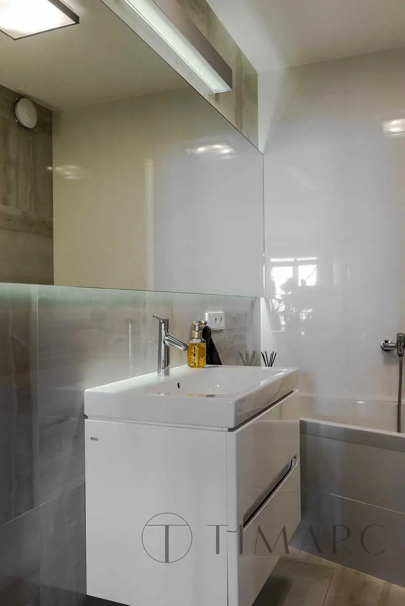 Tropiki i błękity w nieziemskim mieszkaniu | Proj: TIM Arc by TiM Grey