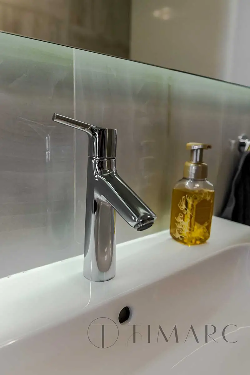 Tropiki i błękity w nieziemskim mieszkaniu | Proj: TIM Arc by TiM Grey