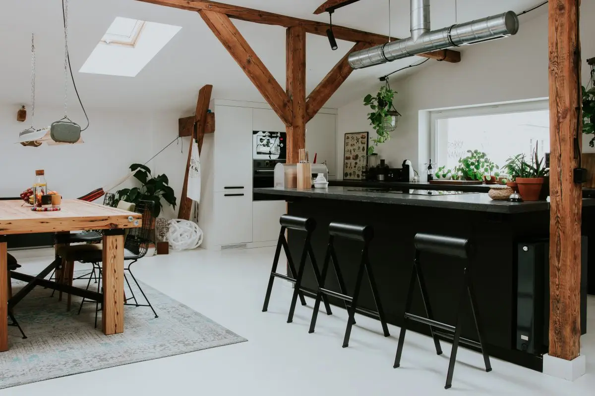 Poznański loft w kamienicy zbudowanej pod koniec XIX wieku | Proj: Szalbierz Design