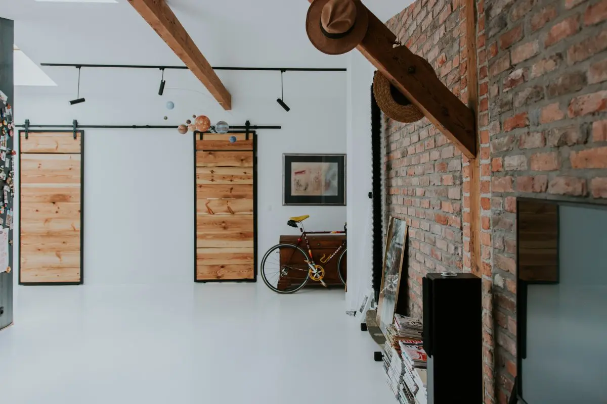 Poznański loft w kamienicy zbudowanej pod koniec XIX wieku | Proj: Szalbierz Design