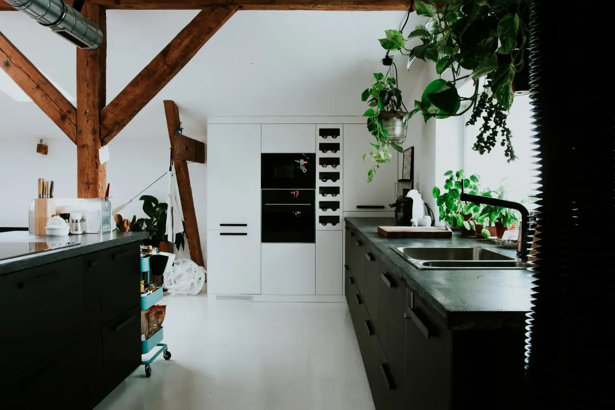 Poznański loft w kamienicy zbudowanej pod koniec XIX wieku | Proj: Szalbierz Design