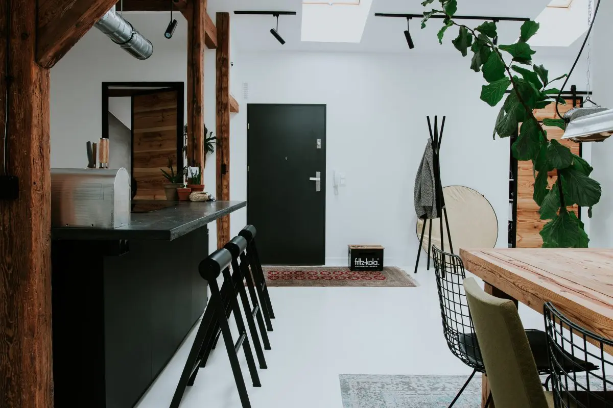 Poznański loft w kamienicy zbudowanej pod koniec XIX wieku | Proj: Szalbierz Design