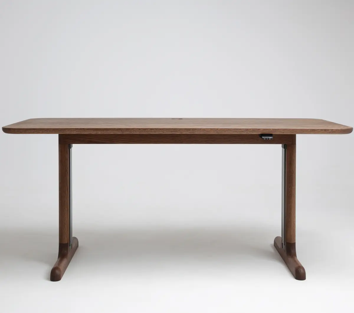 Biuro TUO dostępne jest w różnych wybarwieniach drewna.