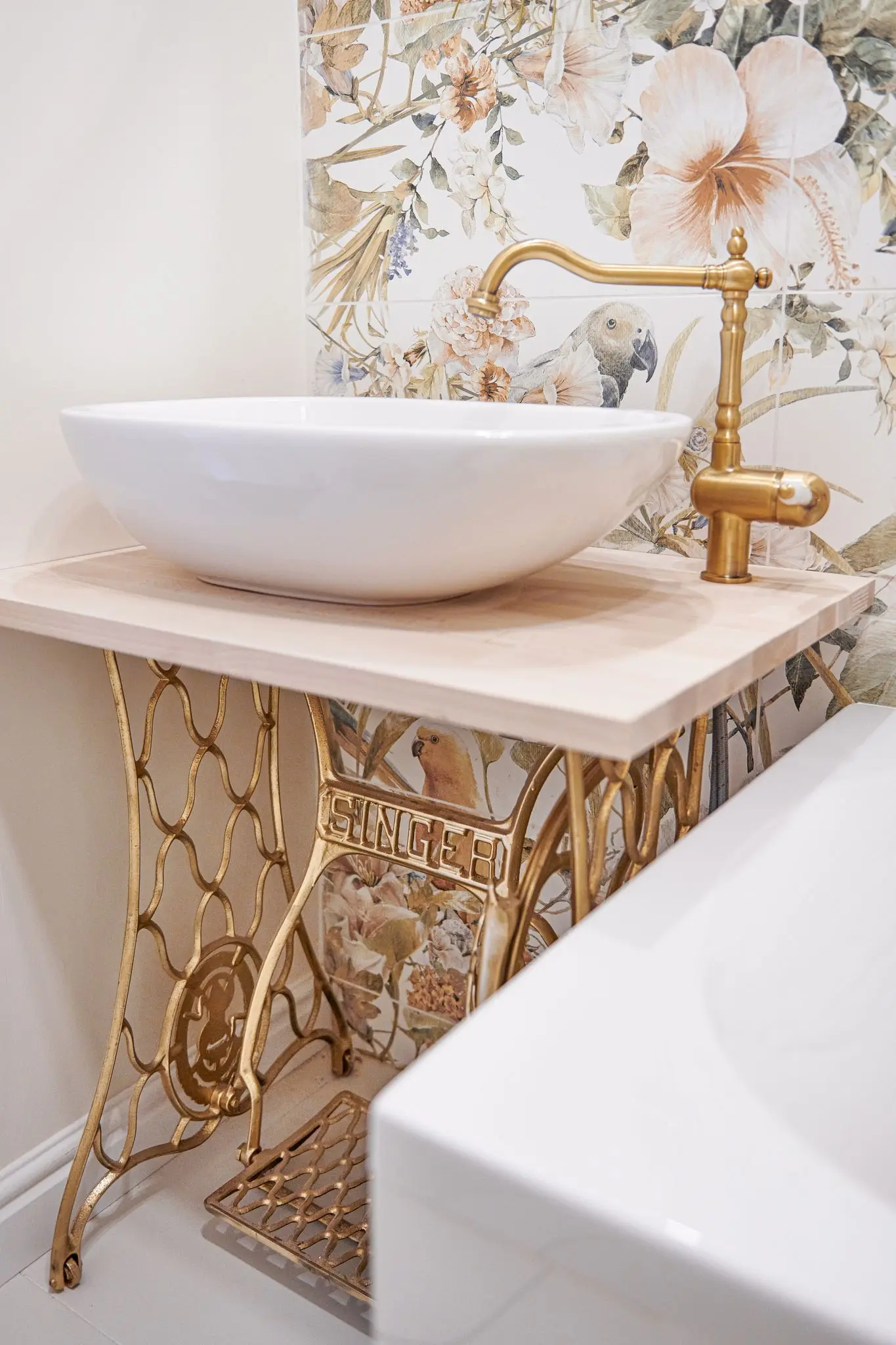 Metamorfoza łazienki w 100 letnim domu - LadyoftheHouse