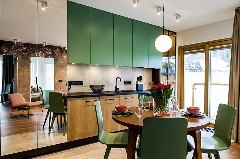 Mieszkanie w Białce Tatrzańskie w soczystej zieleni | Projekt Ewa Tarapata Architekt Wnętrz