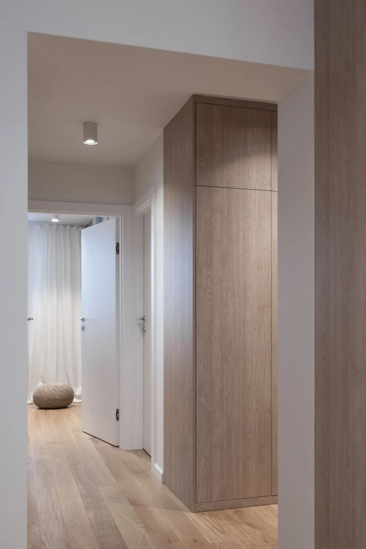 Mieszkanie w bloku po funkcjonalnych zmianach | Projekt: Monarchia Design