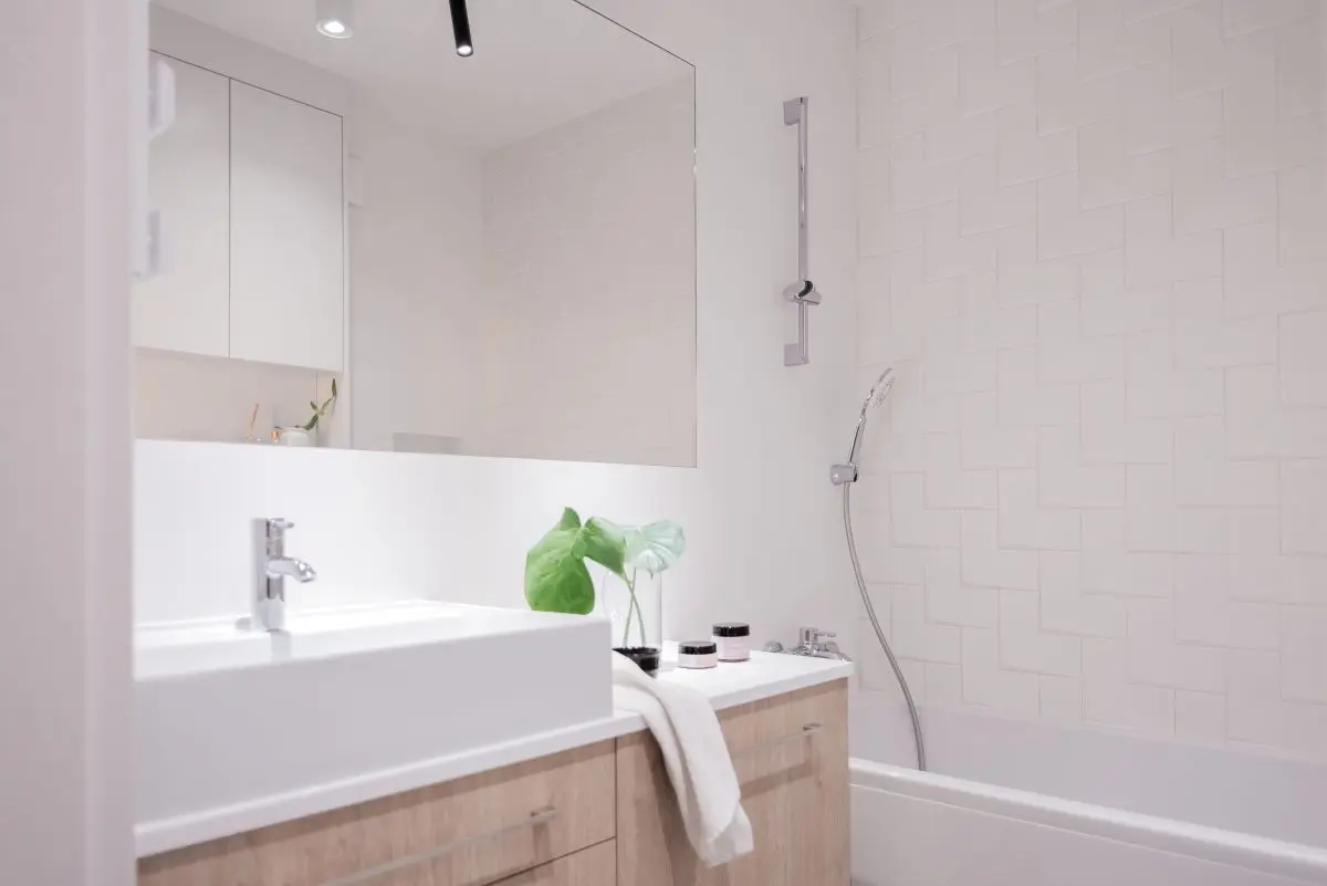 Mieszkanie w bloku po funkcjonalnych zmianach | Projekt: Monarchia Design