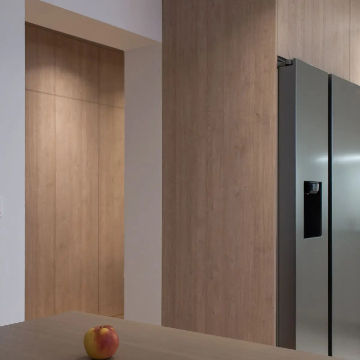 Mieszkanie w bloku po funkcjonalnych zmianach | Projekt: Monarchia Design