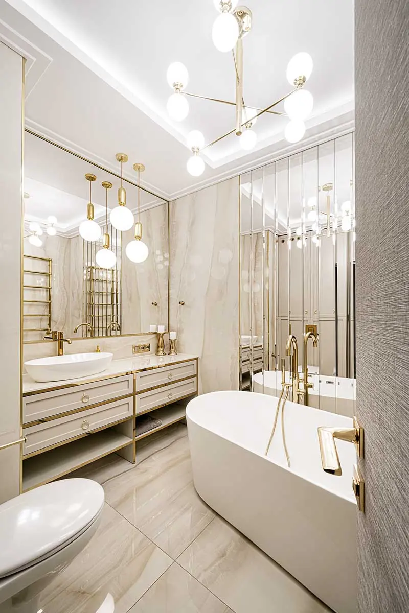 Złoto i kolory ziemi w luksusowym apartamencie | fot. Łukasz Zandecki