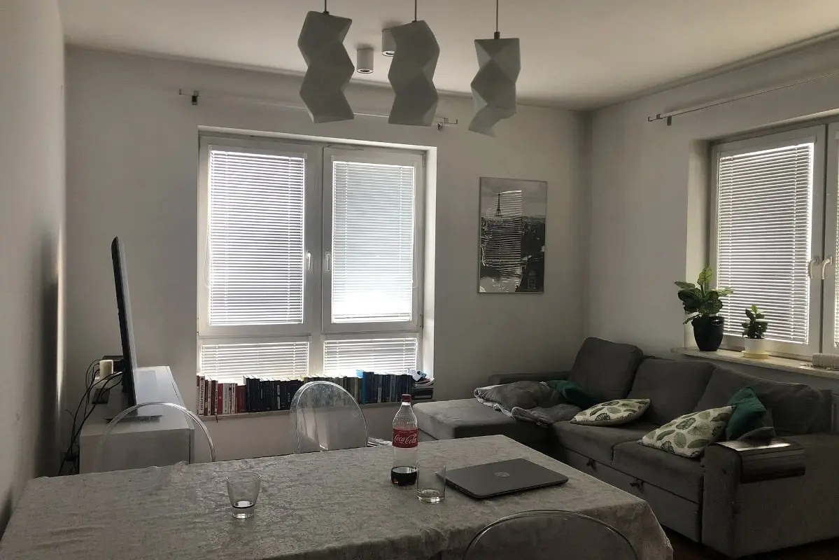 Mieszkanie przed metamorfozą | Źródło: Mieszkanie po przemianie