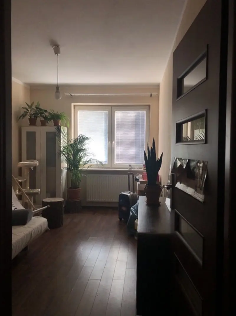 Mieszkanie przed metamorfozą | Źródło: Mieszkanie po przemianie