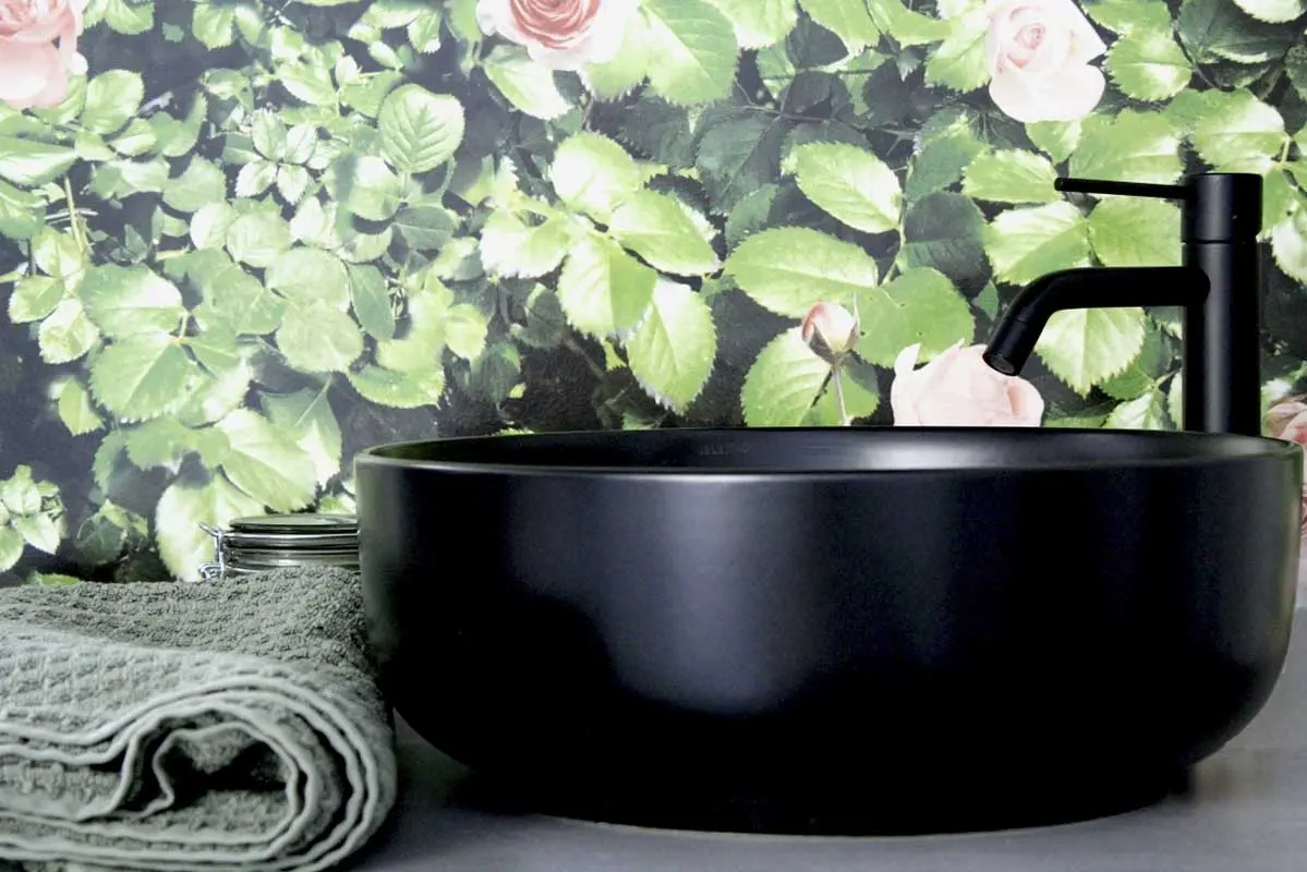 Seria płytek Limpha marki Casalgrande Padana, pozwala stworzyć wertykalny ogród w dowolnym miejscu.