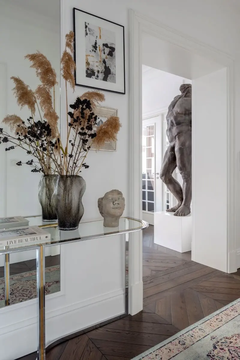 Projekt: Maria Jachalska; Zdjęcia: Marcin Grabowiecki; Stylizacja: Eliza Mrozińska