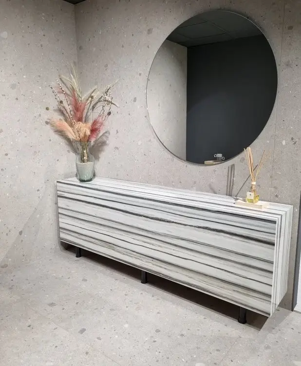 Komoda wykonana z płytki wielkoformatowej Fondovalle