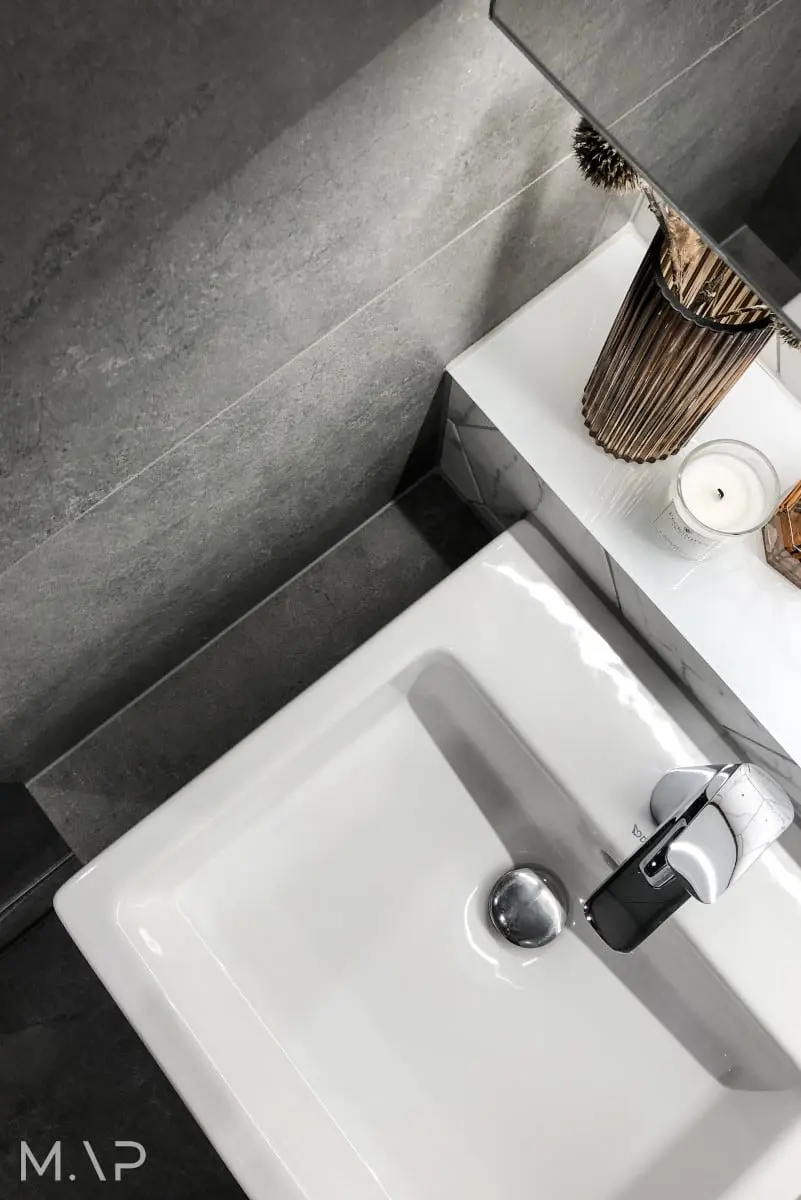 Szra łazienka | proj. MAP Studio Monika Adamczyk - Popiel