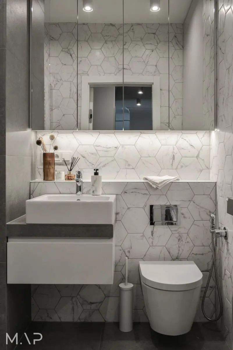 Szaro - marmurowa łazienka | proj. MAP Studio Monika Adamczyk - Popiel