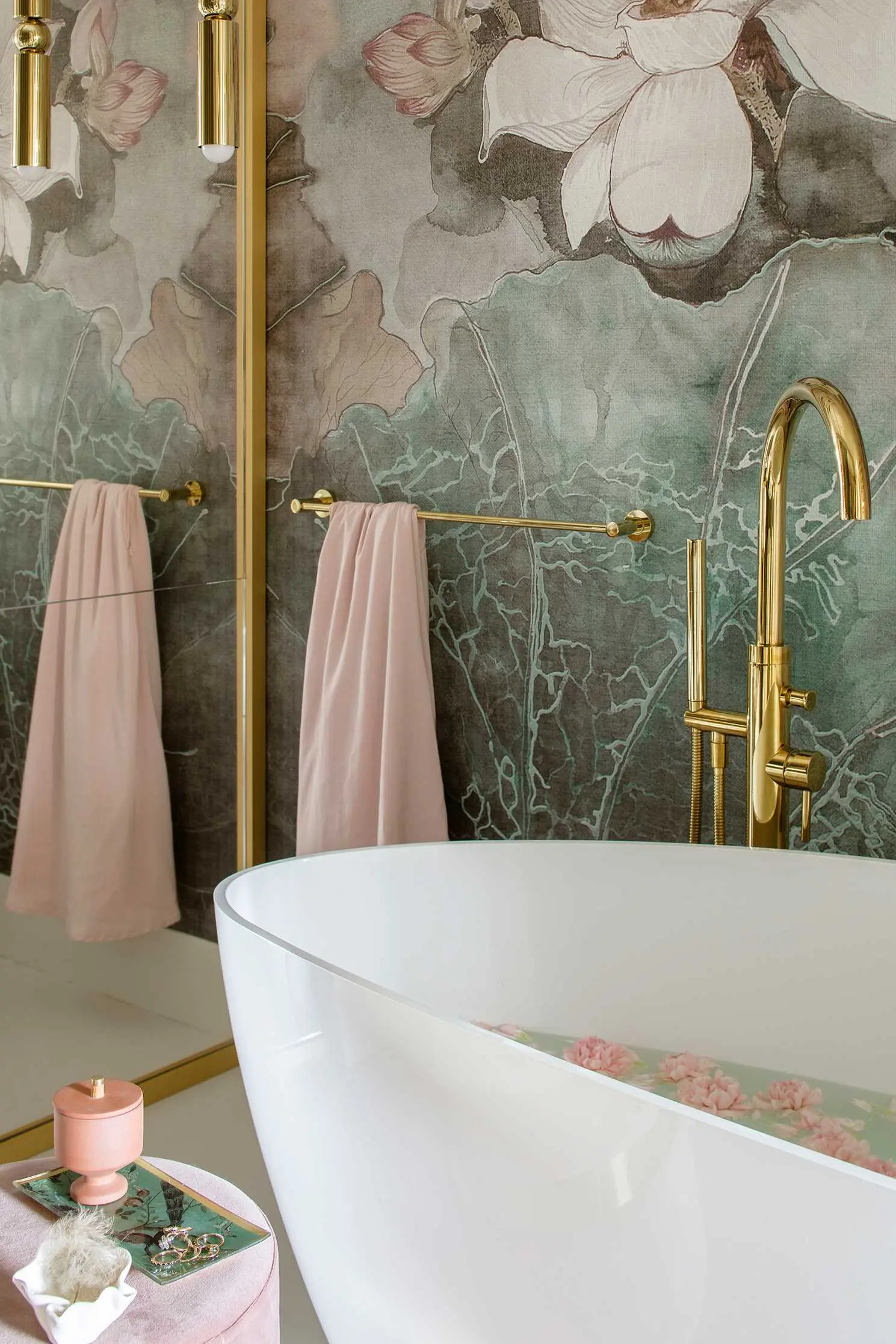 Proj: Martyna Płaneta i Jakub Figurski Foto: Yassen Hristov i Anna Salak