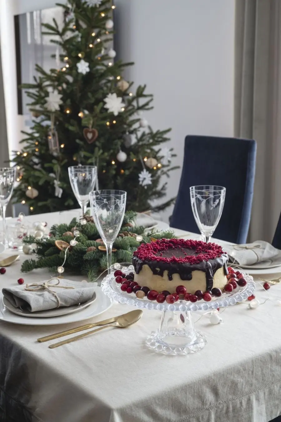 Proj.: Decoroom - Olga Nowosad-Szewców i Katarzyna Domańska, świąteczna stylizacja Aleksandra Tefelska; Zdjęcia: Marta Behling, Fot.: Mat Pawelski