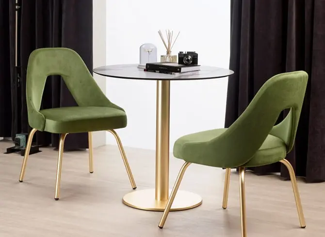 Krzesła tapicerowane ME.