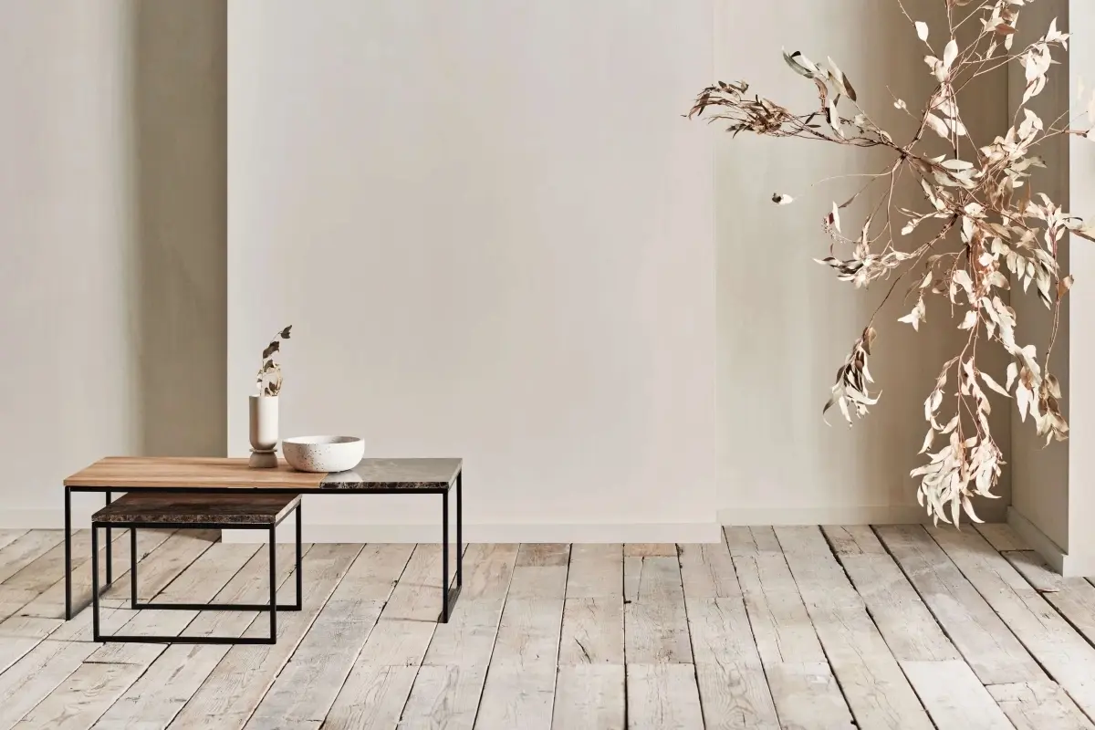 Seria stolików Como, które można dowolnie personalizować.