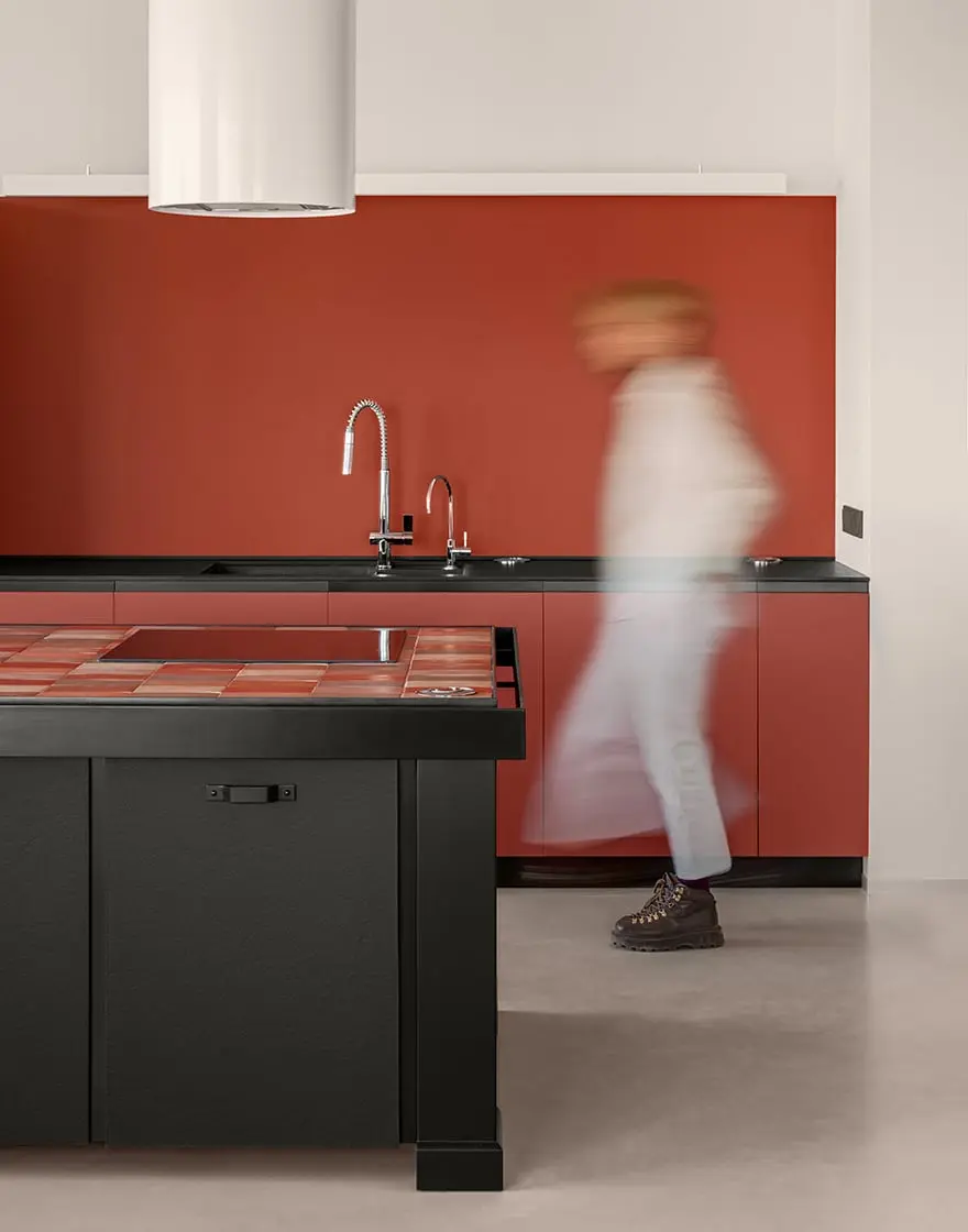 Płytki Mutina na blacie w aranżacji kuchni