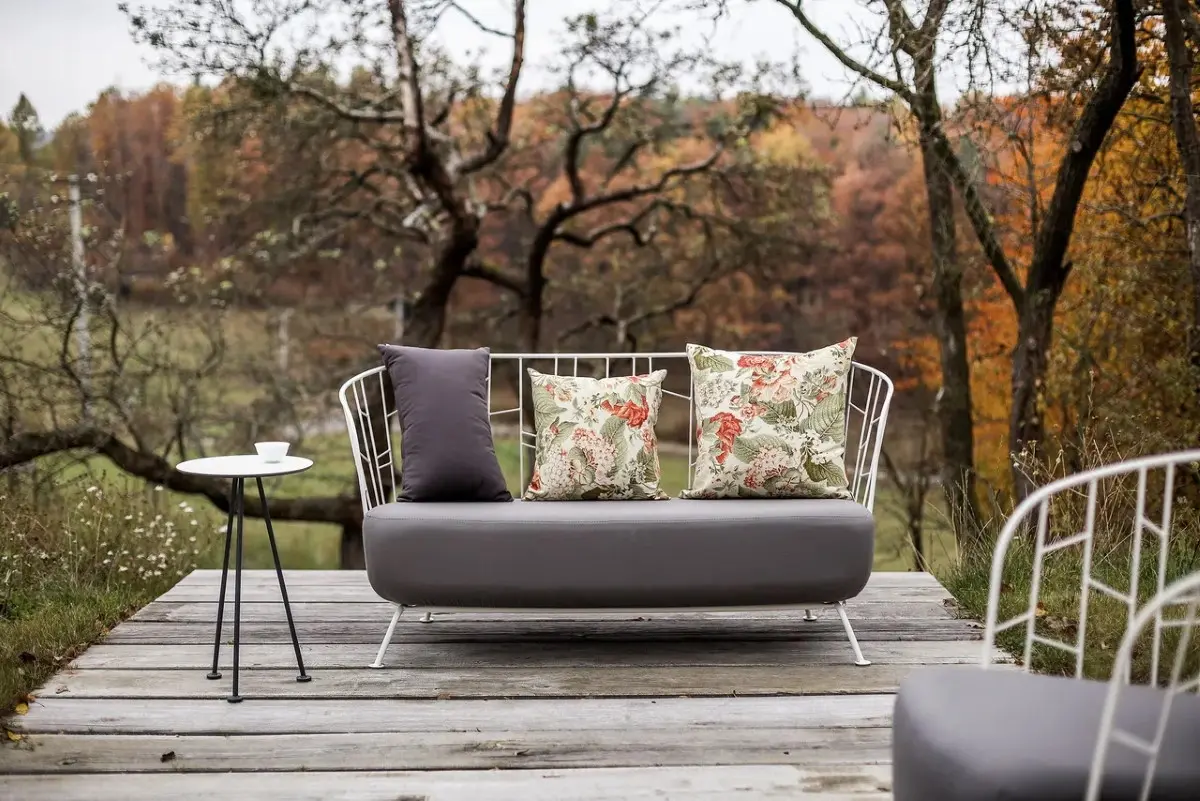 Kolekcja Máj z wygodnymi siedziskami.