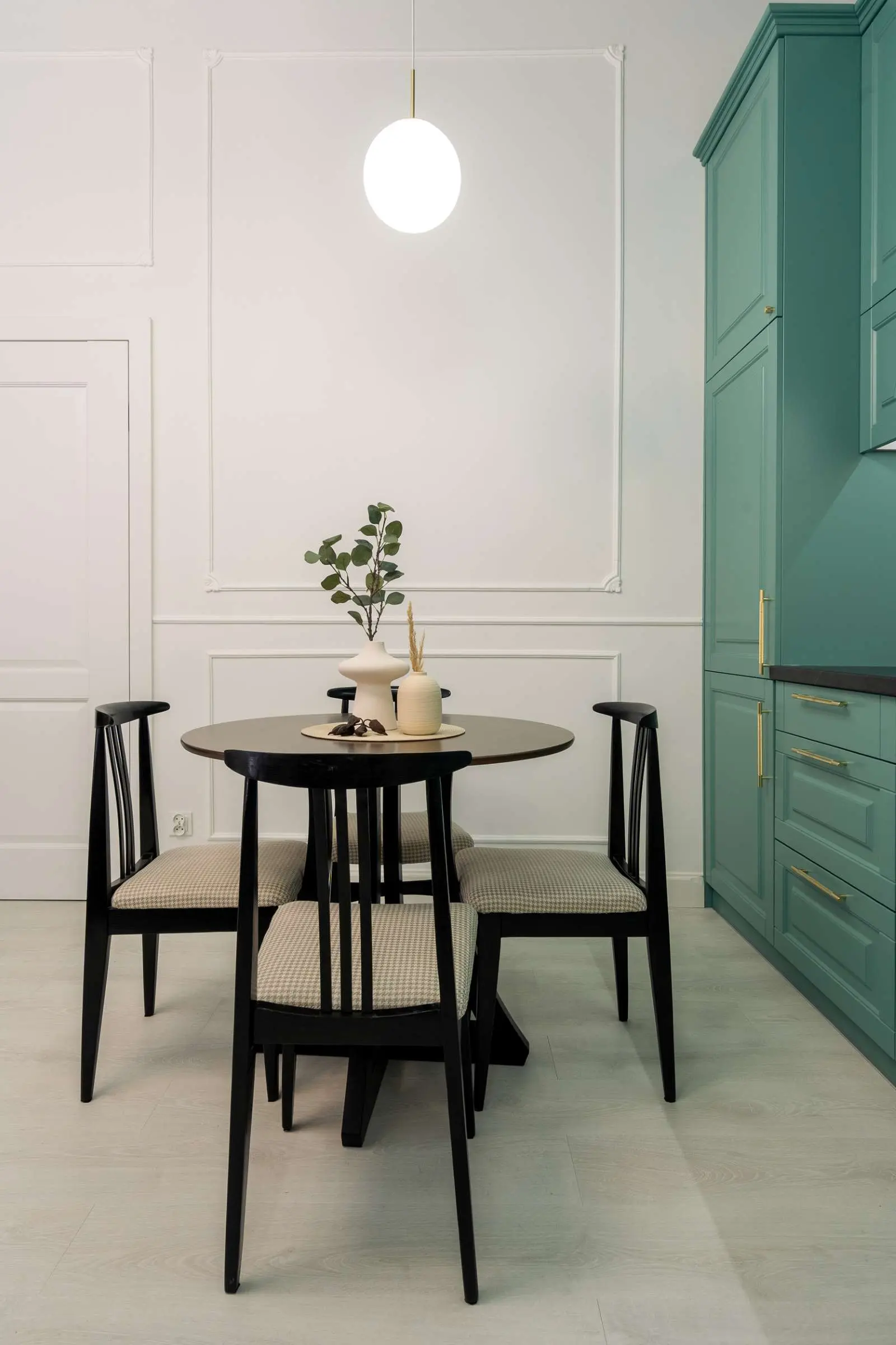 31 metrowe mieszkanie w kamienicy