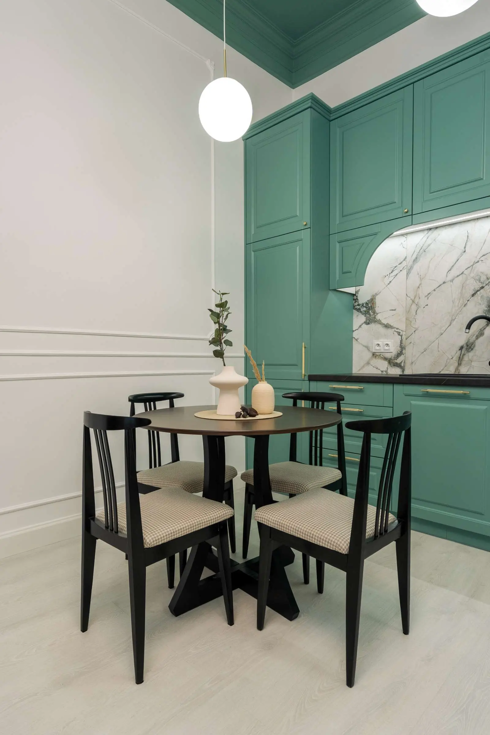 31 metrowe mieszkanie w kamienicy